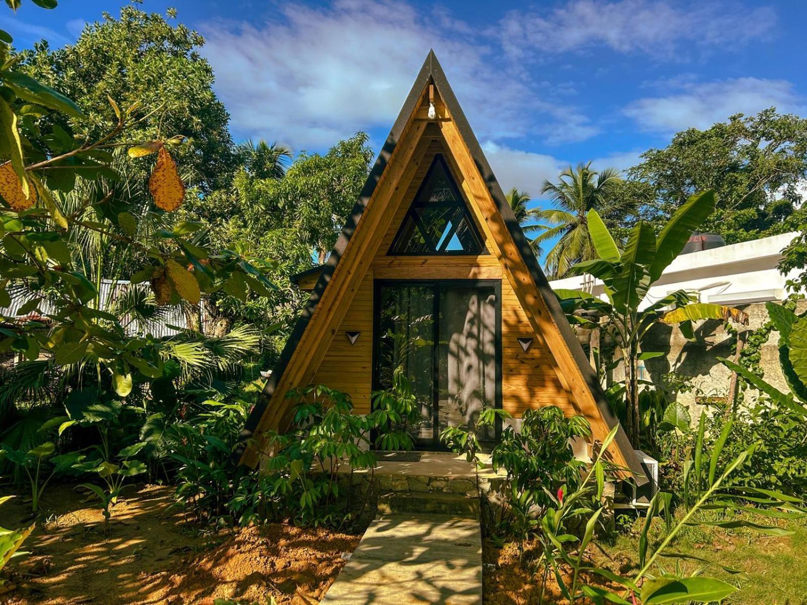 Leisy'S Garden Hostel & Rooms Samaná Exterior foto